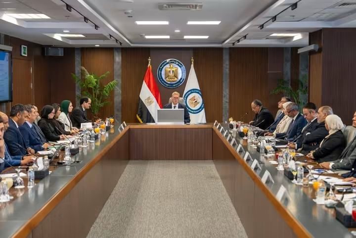 خلال الاجتماع
