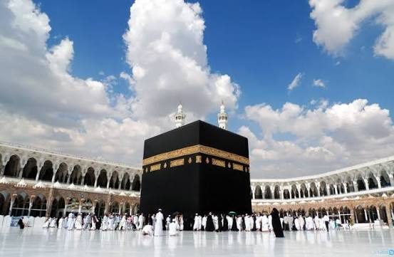 هل يجوز أداء أكثر من عمرة في اليوم الواحد؟.. أمين الفتوى يجيب