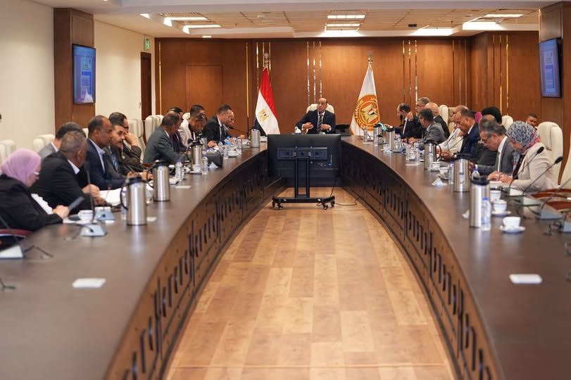 في ثاني اجتماعاته.. وزير العمل يترأس اجتماع المجلس الأعلى للتشاور الاجتماعي ويناقش تعديلات مقترحة على قانون المنظمات النقابية العمالية