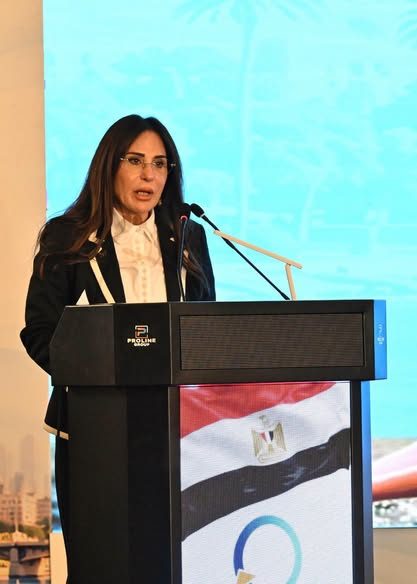 وزيرة الإسكان: توطين الصناعة وتعميق التصنيع المحلي يمثلان توجهًا استراتيجيًا للدولة المصرية