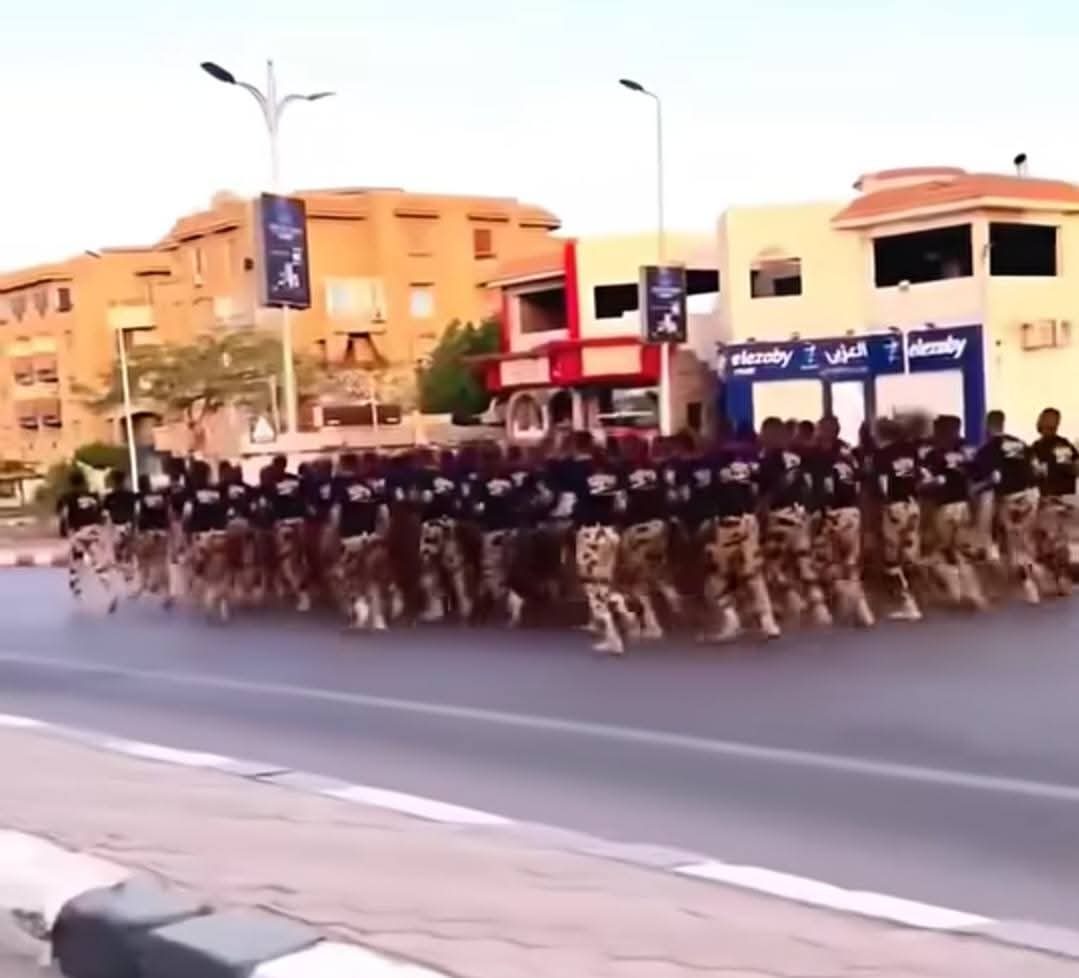 تدريبات قوات الصاعقة في العبور