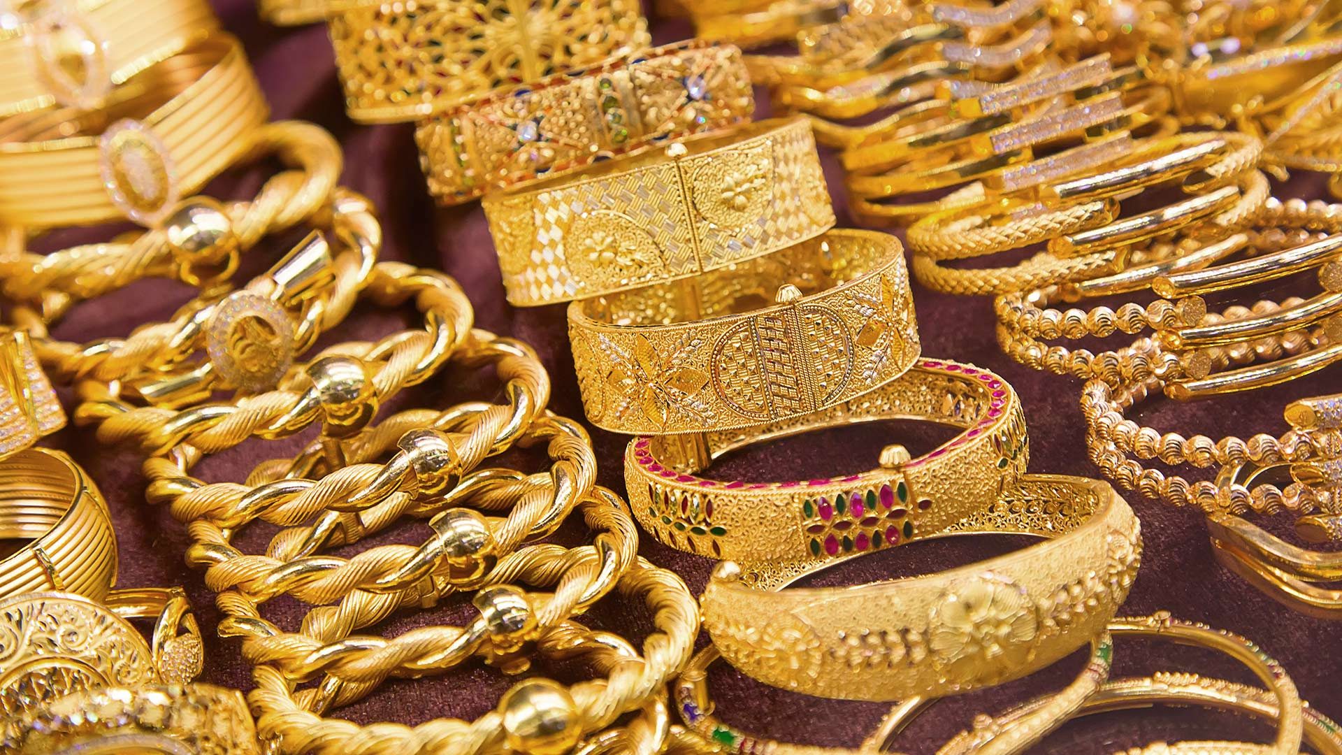 تراجع حاد في أسعار الذهب بمصر.. عيار 21 يفقد 265 جنيه