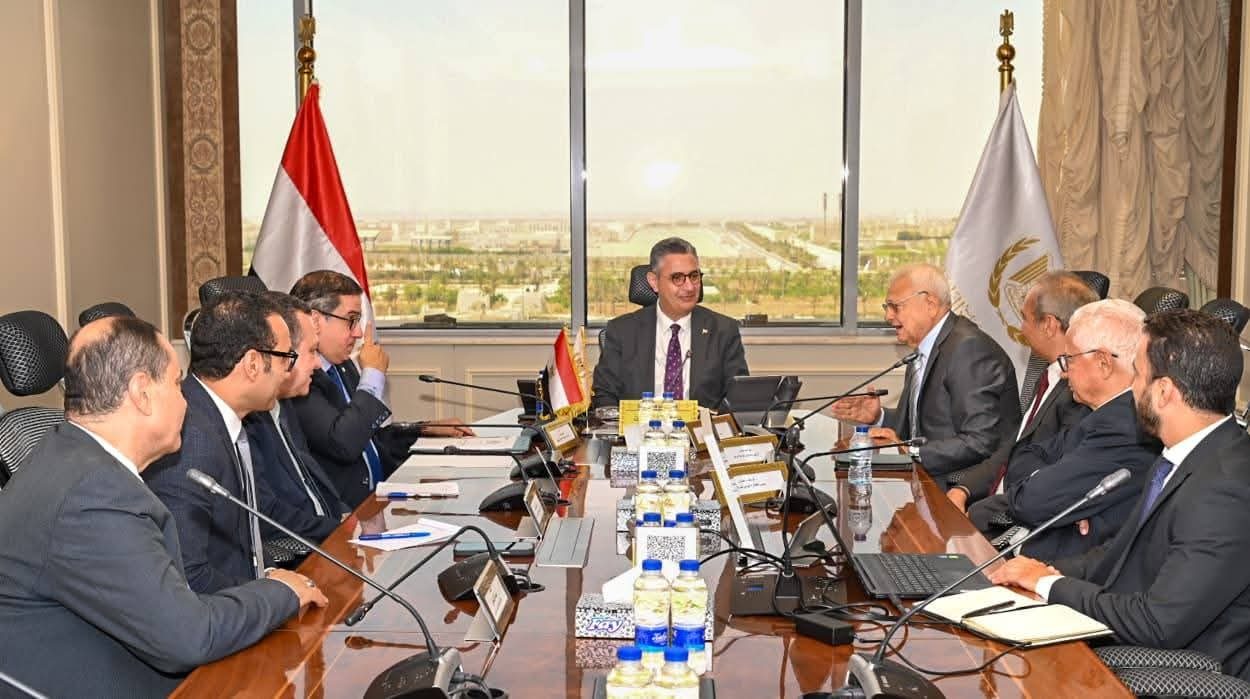 الدكتور شريف فاروق