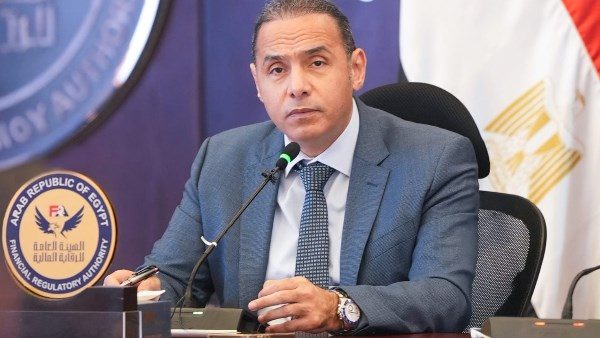 الدكتور إسلام عزام