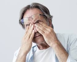 العيون