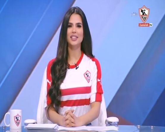المذيعة