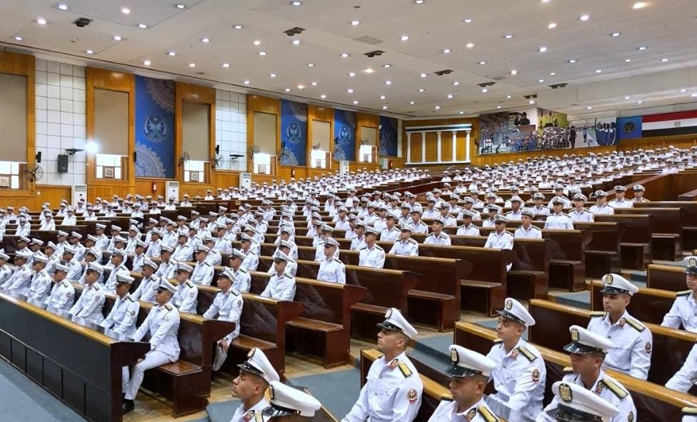 وزير الداخلية يصدق على قبول دفعة جديدة بكلية الشرطة من الحاصلين على الثانوية والجامعات