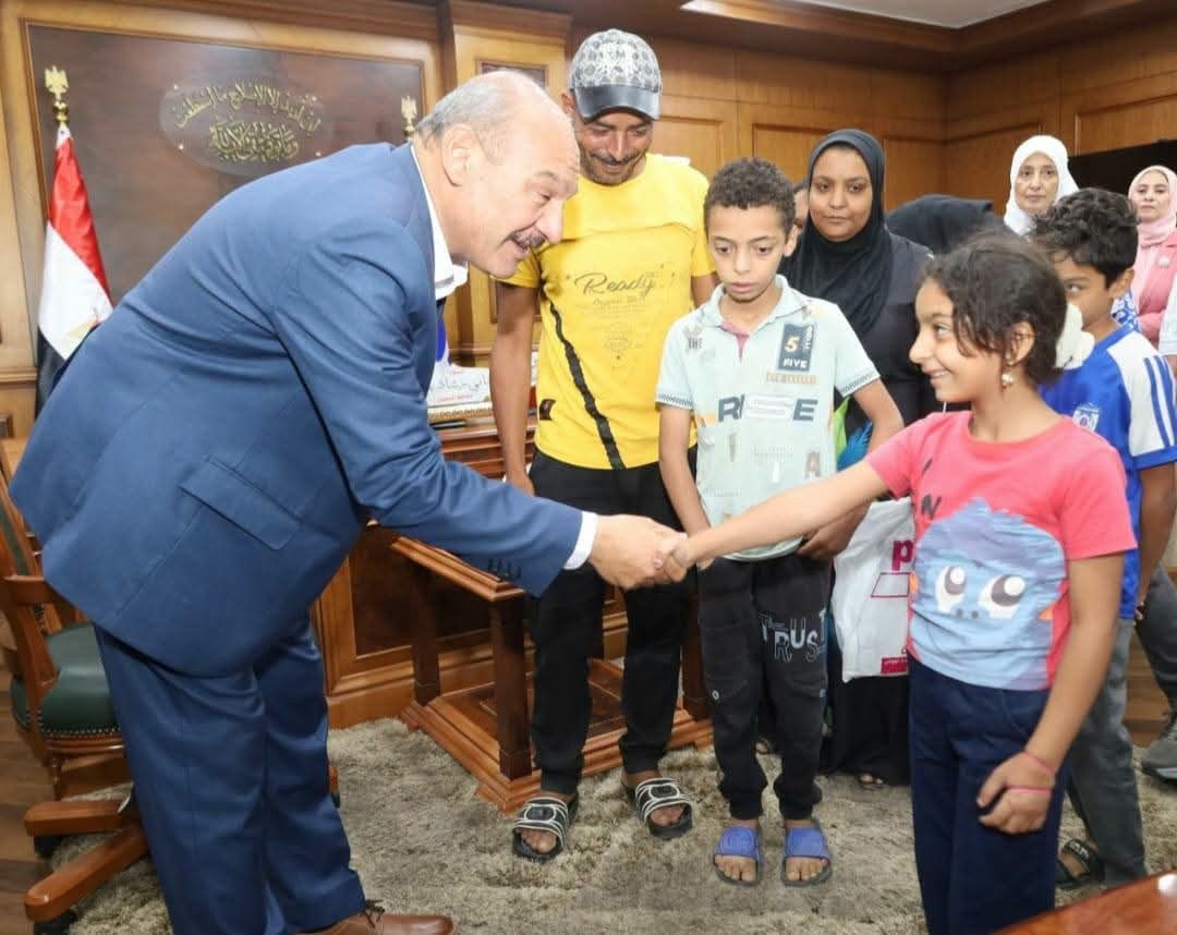 محافظ السويس