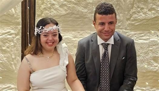 والدة سما رامي لمنتقدين زواج ابنتها: ده عيب فيه هو مش نقص في بنتي