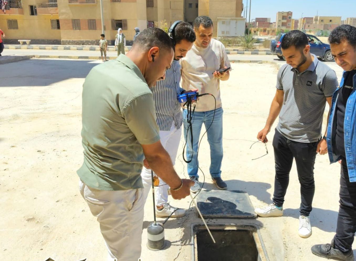 تنفيذًا لتوجيهات المحافظ مياه بني سويف تبدأ فحص شبكات المياه بمنطقة الـ104 عمارة