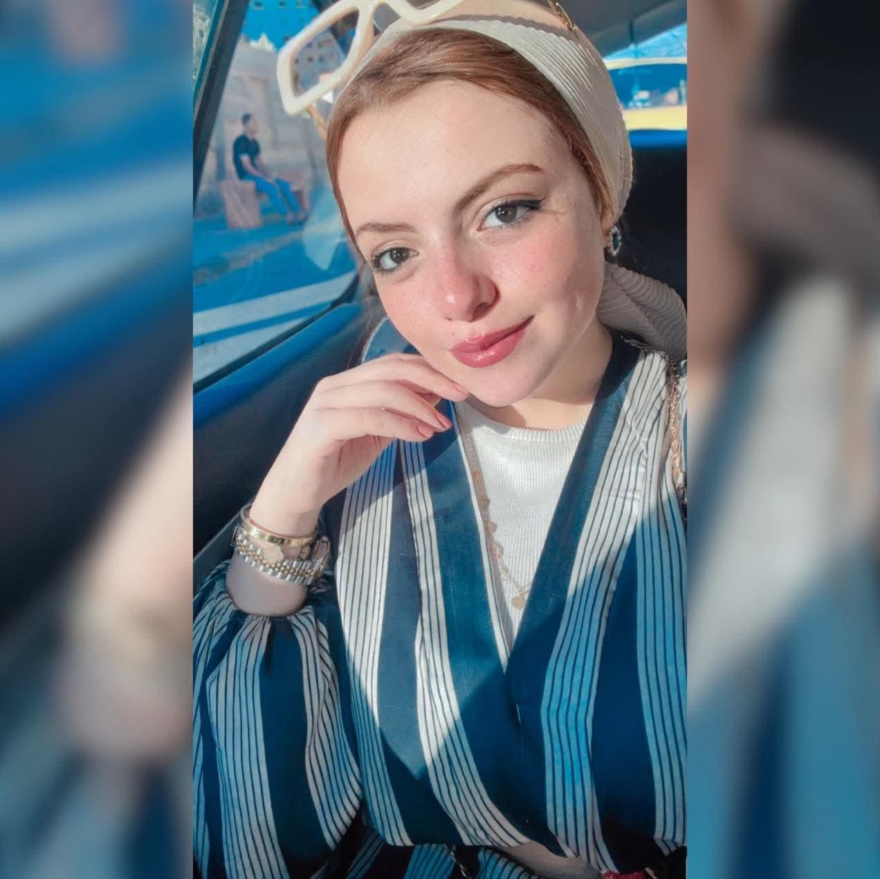 الفتاة