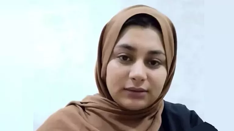والدة الرضيع