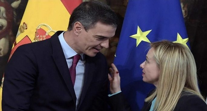 إسبانيا تمهل إيطاليا حتى الأحد لرفع "ضوابط شنجن".. وتهدد بإجراءات مضادة