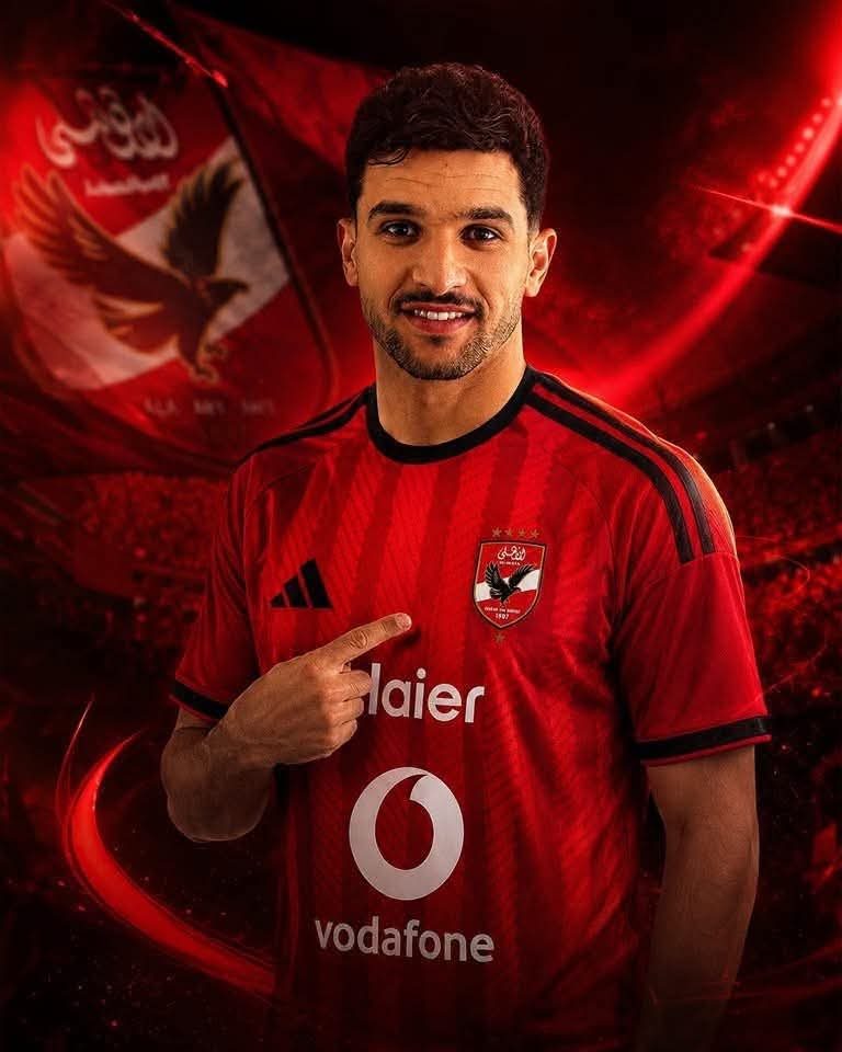منصف بقرار يصل إلى معسكر الأهلي في إسبانيا استعداداً لمواجهة برشلونة