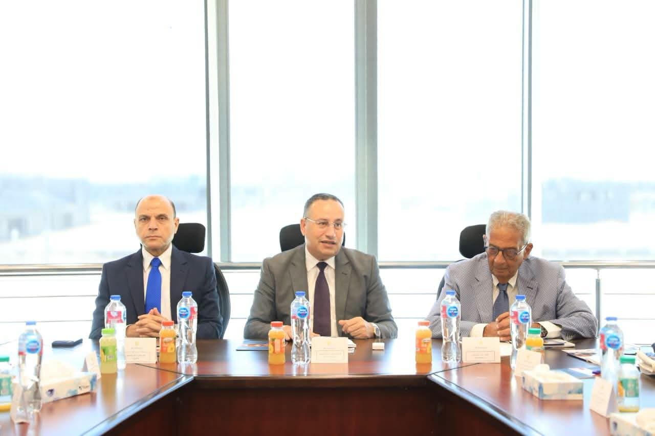 عمرو موسى رئيسًا لمجلس أمناء جامعة طنطا الأهلية