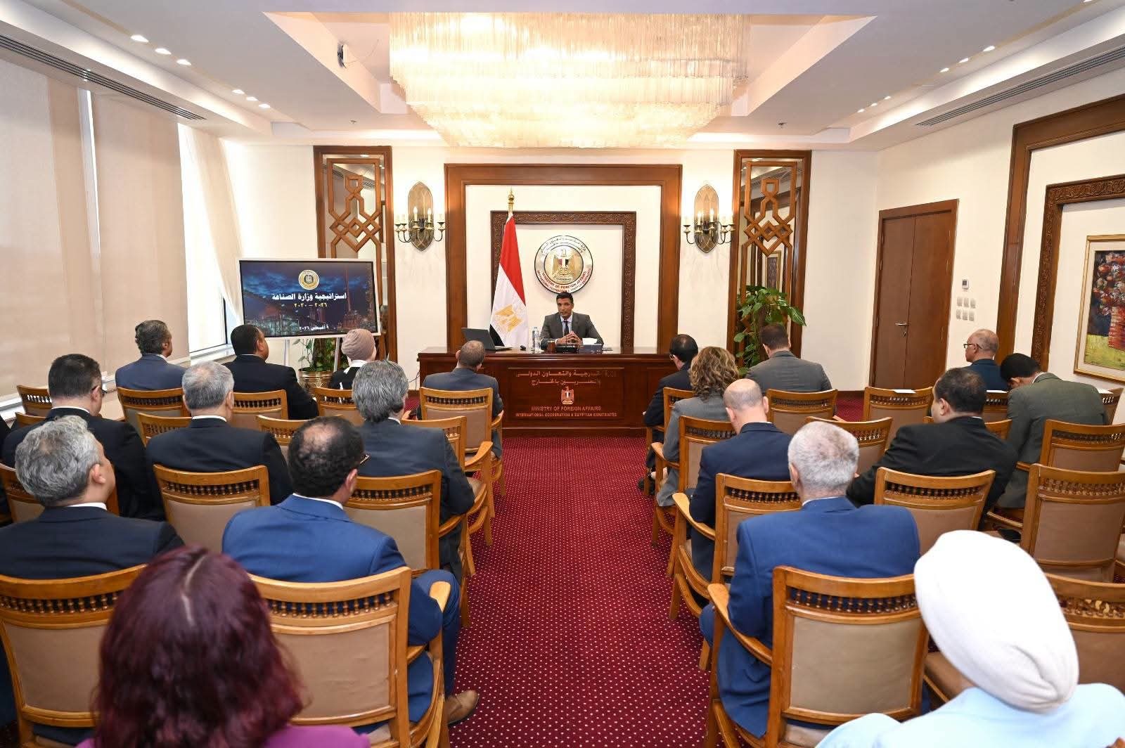 وزير الصناعة