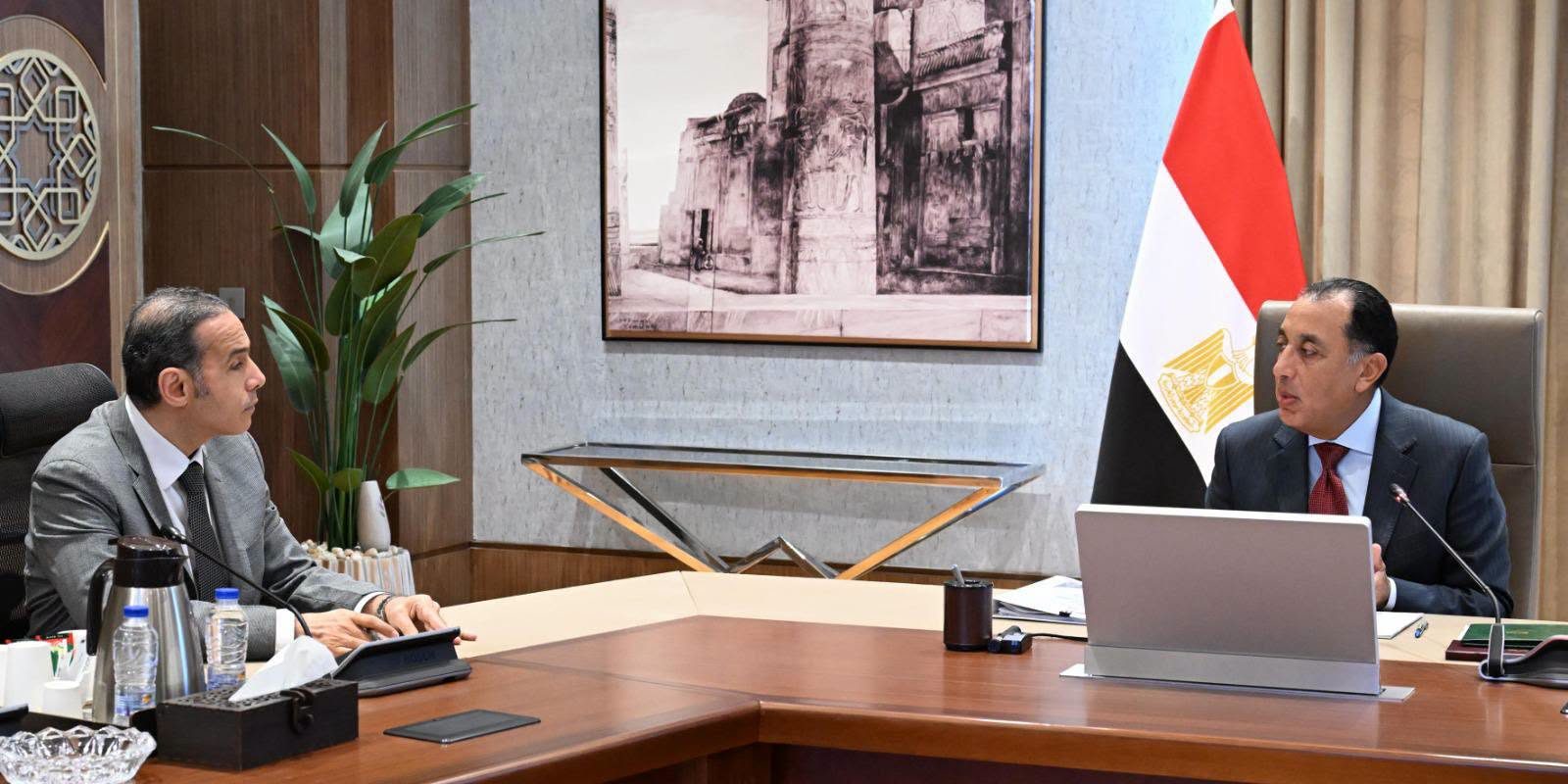 رئيس الوزراء ورئيس الهيئة العامة للرقابة المالية
