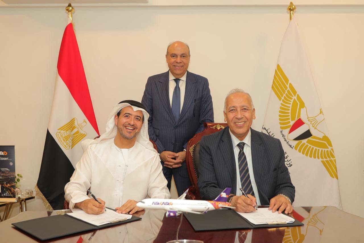 لفتح آفاق جديدة..  توقيع مذكرة تفاهم بين شركة إيركايرو ومجموعة أبوظبي للطيران