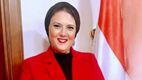 داليا الحزاوي لأولياءالأمور.. لابد من الالتزام بالزي المدرسي وقواعد المظهر داخل المدرسة