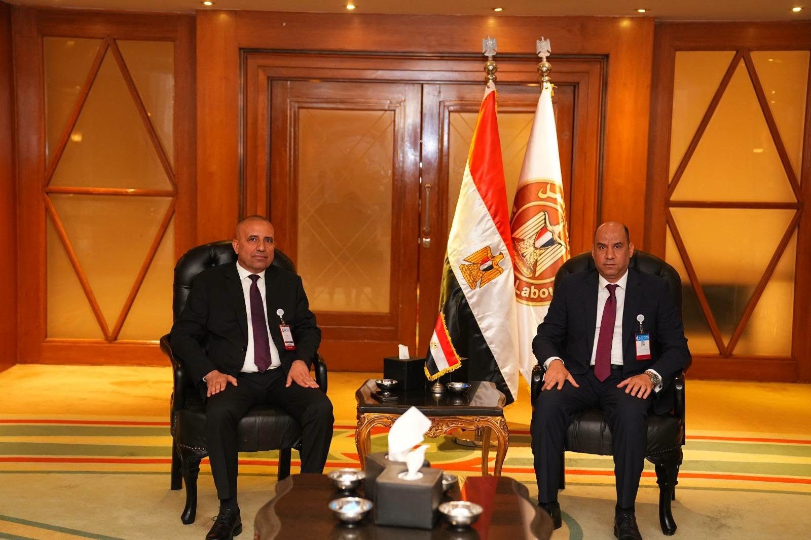 وزير العمل يلتقي رئيس الوفد العراقي لبحث التعاون في التدريب المهني وتنقل الأيدي العاملة
