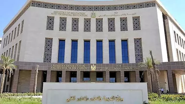 هبوط حاد بالدورة الدموية.. وفاة تلميذ بالأول الابتدائي داخل مدرسة بالدقهلية