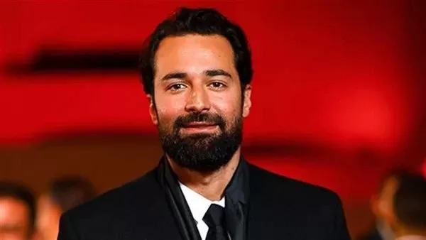 الفنان أحمد حاتم