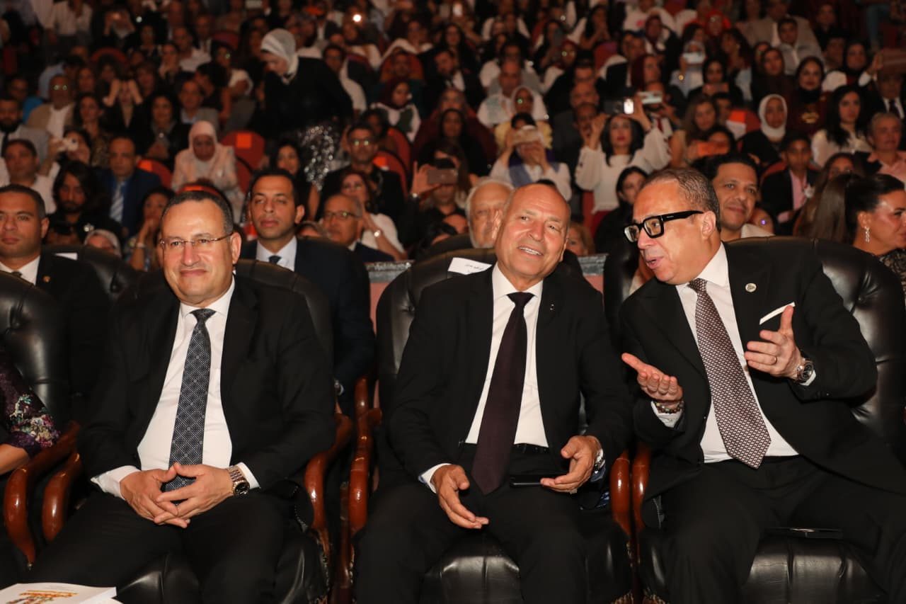 محافظ القاهرة يشهد افتتاح أعمال الدورة العاشرة من الملتقى "أولادنا"ومهرجان الفنون والفلكور الأفروصيني
