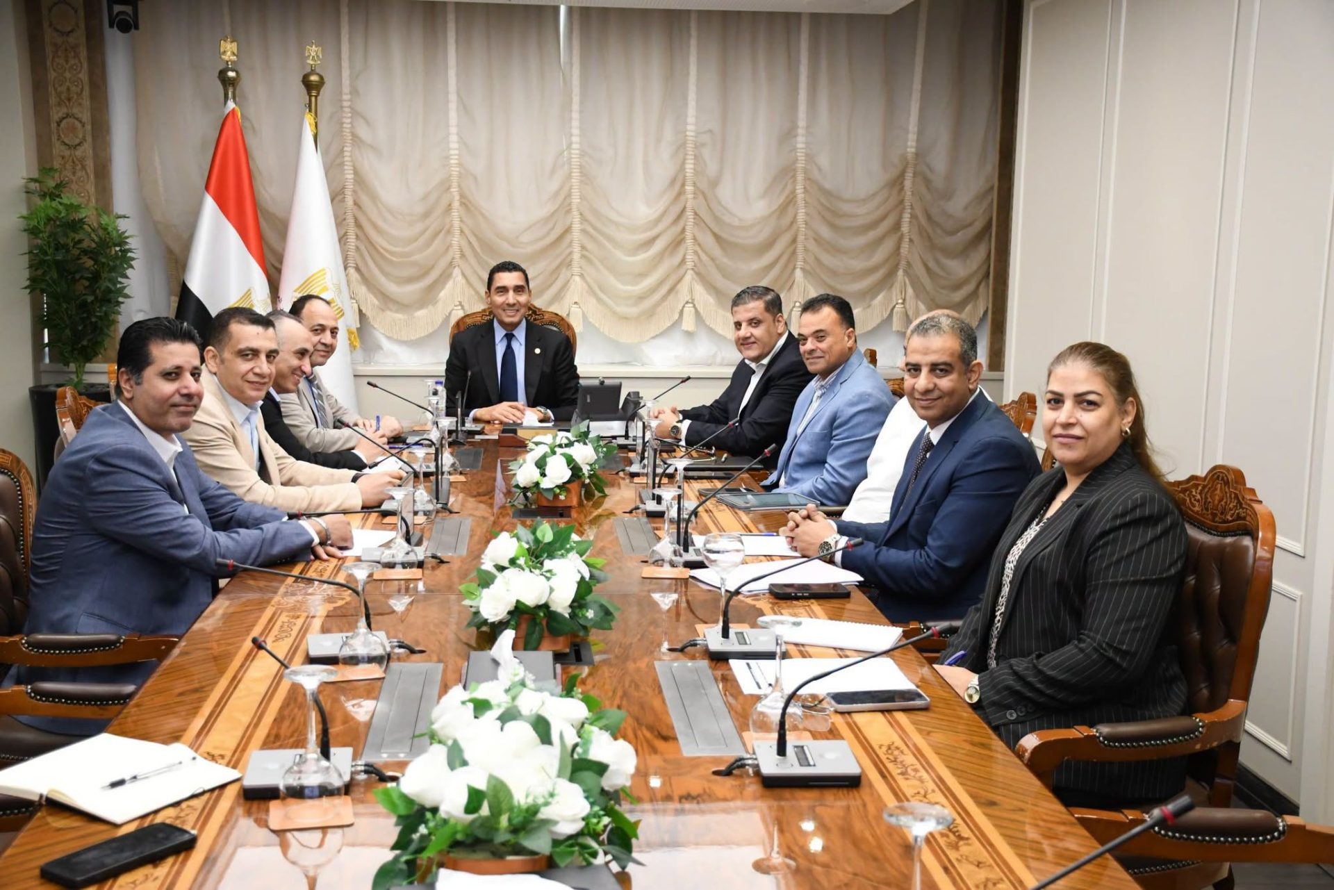 معيار تقييم أي مسئول هو العمل والإنجاز.. جوهر نبيل يعقد اجتماعًا عبر الفيديو كونفرانس مع مديري مديريات الشباب والرياضة بالمحافظات