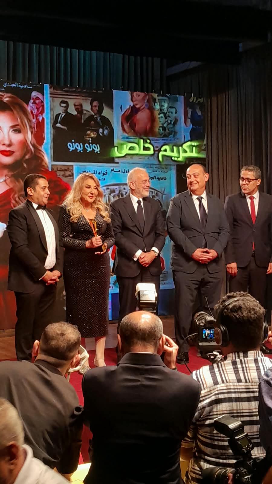تكريم نادية الجندي في افتتاح مهرجان القاهرة للسينما الفرنكوفونية (صور)