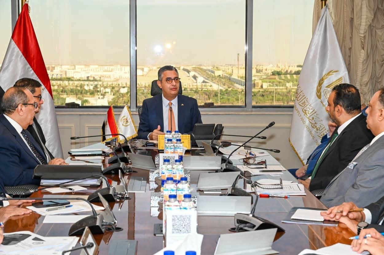 وزير التموين: متابعة مستمرة لتوافر الدقيق الحر وانتظام منظومة إنتاج الخبز الحر والفينو