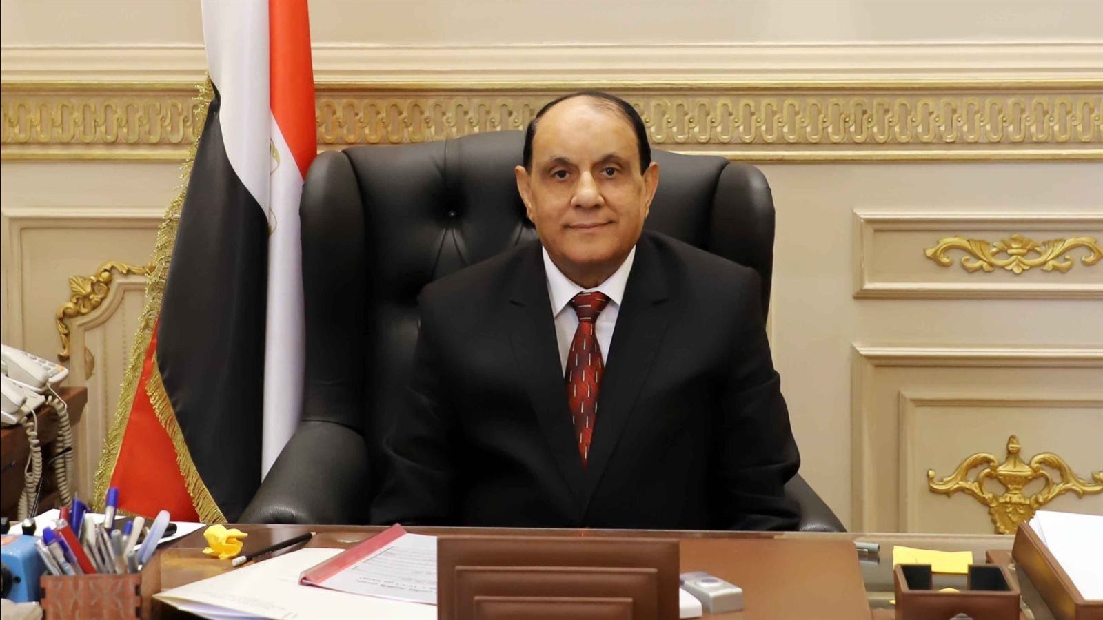 النائب حسني عبد اللطيف