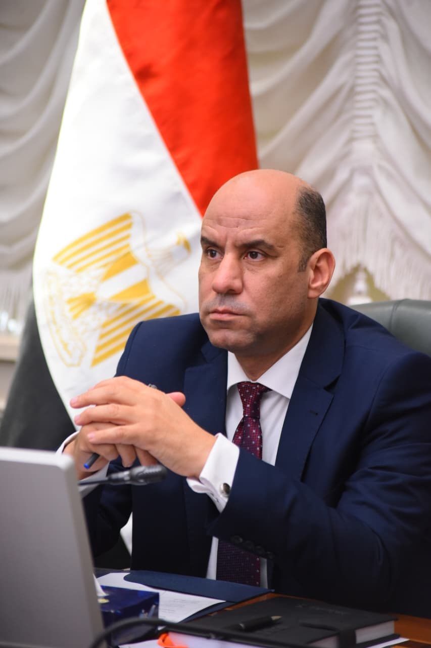 وزير العمل: فرص عمل موسمية في إسبانيا بالقطاع الزراعي براتب 1200 يورو شهريًا.. ورابط للتقديم لمدة 3 أيام