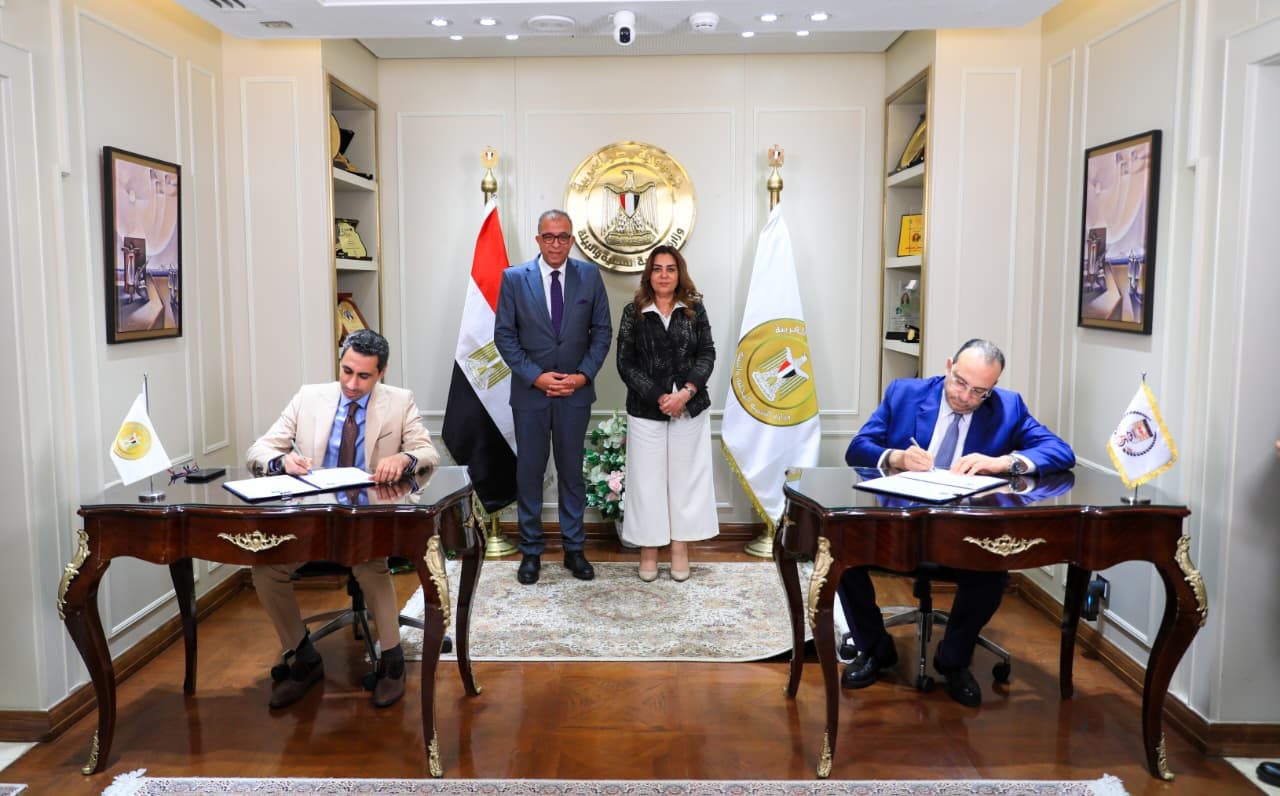 في التخطيط والتنمية والتقييم.. منال عوض ورئيس معهد التخطيط القومي يشهدان توقيع بروتوكول تعاون لتأهيل كوادر الإدارة المحلية