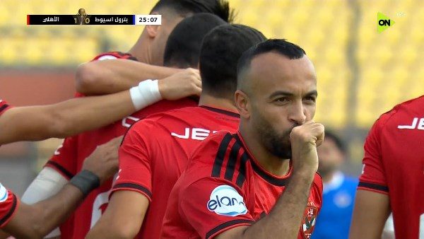 صدمة قبل القمة.. طبيب الأهلي يكشف سبب خروج أفشة أمام بترول أسيوط
