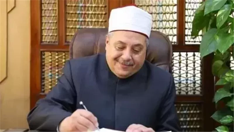 تجديد تكليف أيمن عبد الغني بمهام وكالة الأزهر لمدة عام وشرقاوي يهنئه