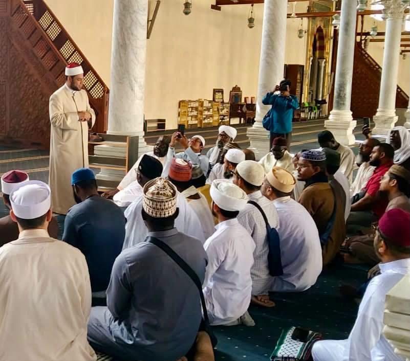 أكاديمية الأزهر العالمية" تنظم "زيارة ميدانية" للأئمة والدعاة الوافدين إلى مجمع الأديان بمصر القديمة