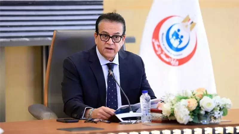 وفاة 4 وإصابة 60.. وزير الصحة يتابع تداعيات حادثي تصادم على طريق الصعيد الشرقي