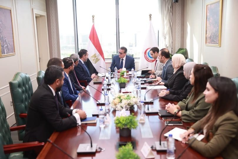وزير الصحة يستقبل ممثلي «ميدترونيك» لبحث تعزيز التعاون في الجراحات الروبوتية والتكنولوجيا الطبية المتقدمة