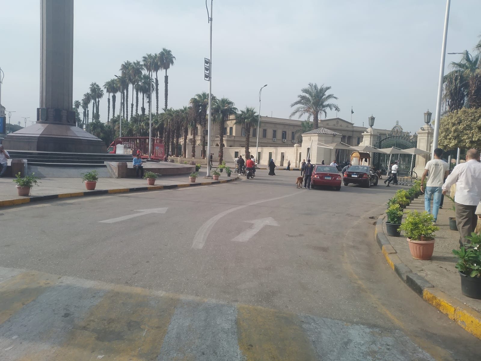 حملات مكثفة لرفع كفاءة النظافة بشارع الجامعة حي جنوب الجيزة " صور"