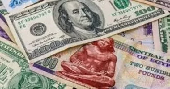 تخطى 56 جنيهًا.. الدولار يواصل الاتفاع أمام الجنيه المصري