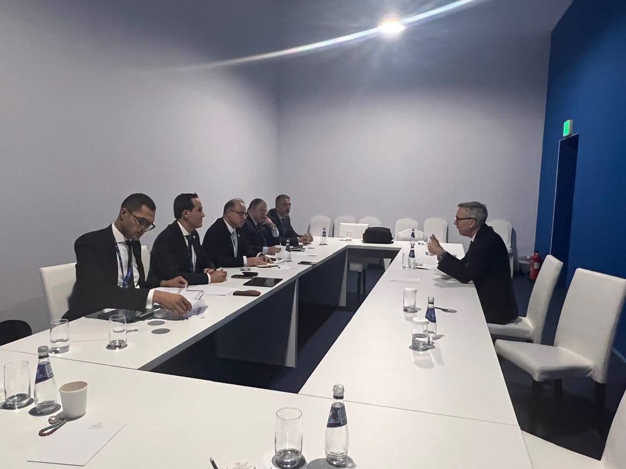 وزير الاستثمار: نعمل على معالجة التحديات التي تواجه المشروعات لتعزيز ثقة المستثمرين وترسيخ مكانة مصر مركزا إقليميا للطاقة النظيفة