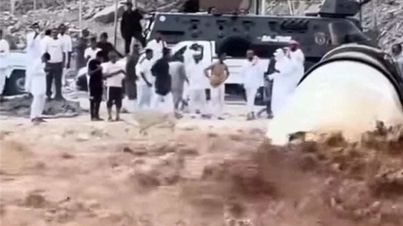 مصرع شخص وإصابة آخر وفقدان ثالث إثر سيول وادي وتير بنويبع