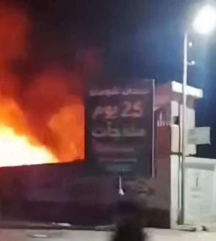 الفرح تحول لكابوس: الألعاب النارية لـ «زفة عروسين» تشعل حريقاً هائلاً داخل شركة النصر بالمحلة الكبرى