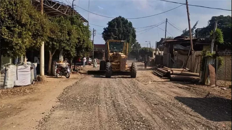 محافظ الجيزة يتابع تطوير طرق منشأة القناطر وأوسيم والوراق والبدرشين